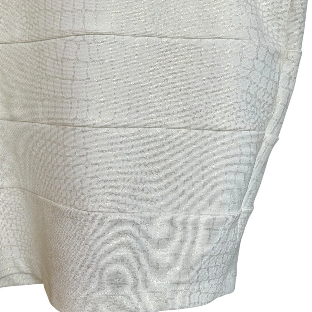 Cachet Gold Beaded Neckline Bodycon ivory Dress ‎ Sleeveless Size Small